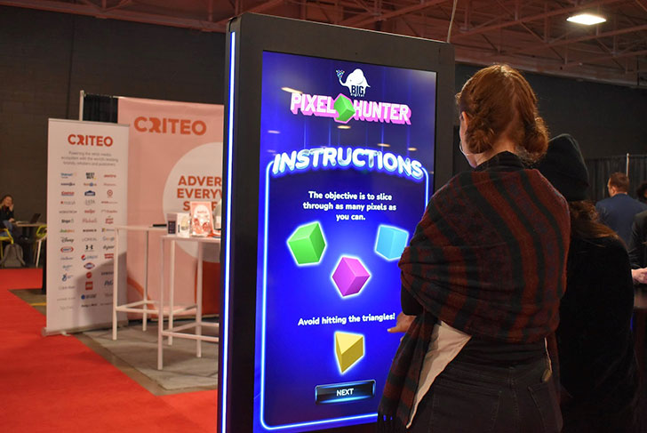 BIG Digital Gamification Experience on an Indoor Digital Billboard to get attention at a conference